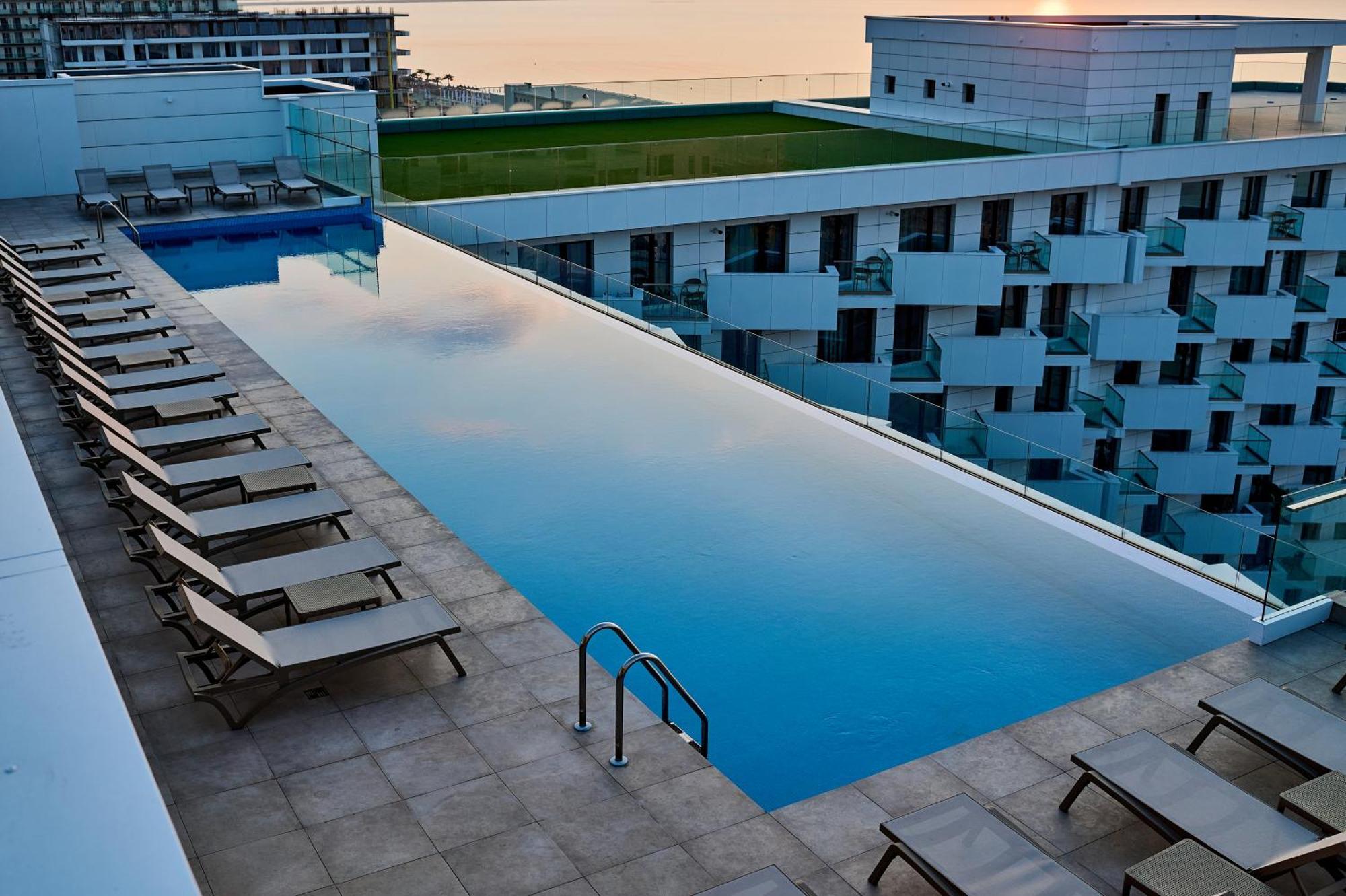 Crystal Beach - Infinity Pool & Spa Resort ナボダリ エクステリア 写真