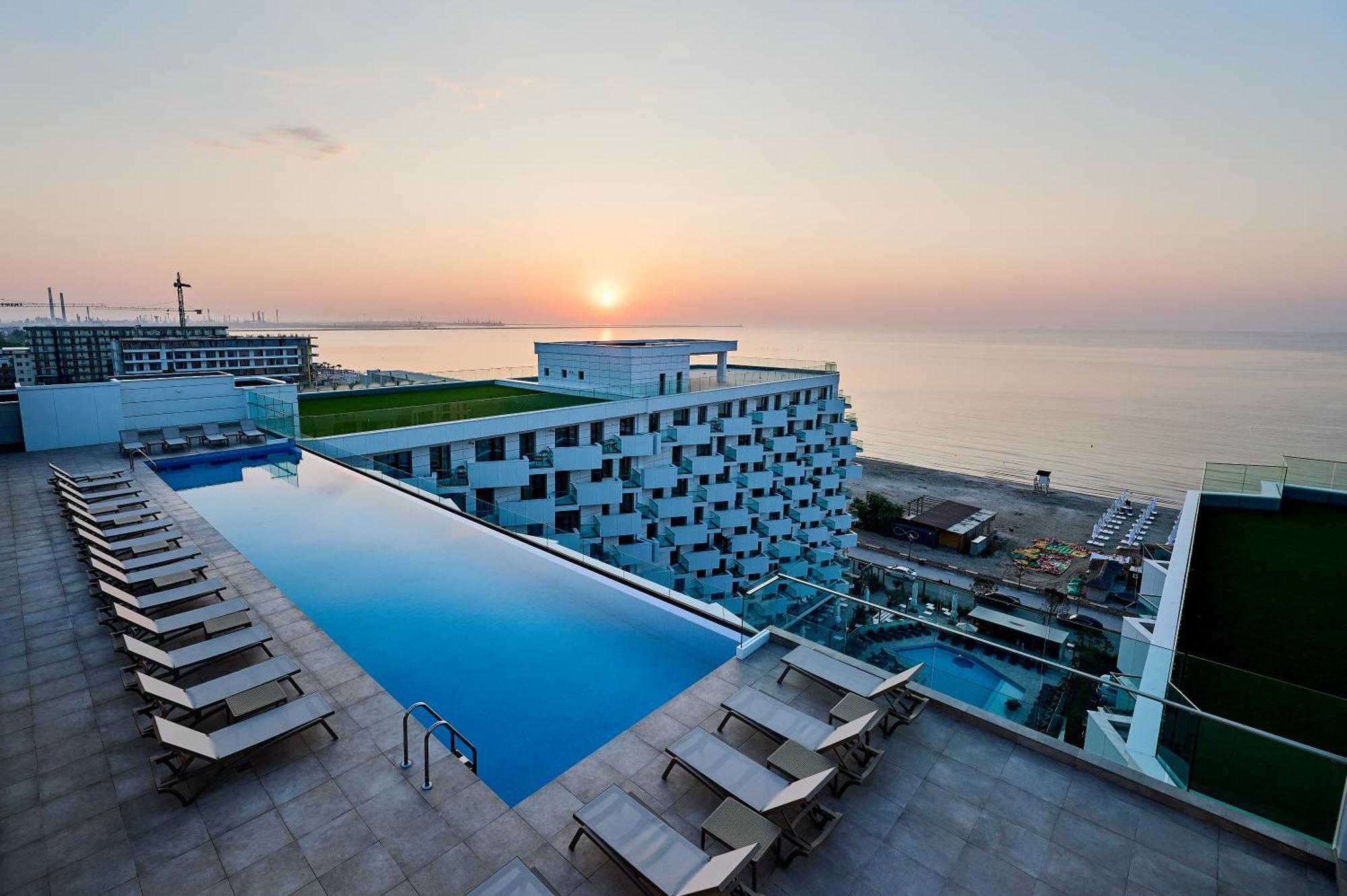 Crystal Beach - Infinity Pool & Spa Resort ナボダリ エクステリア 写真